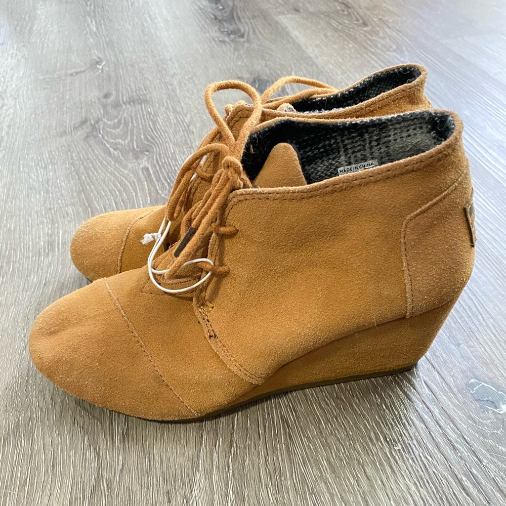 Toms Tan Wedges